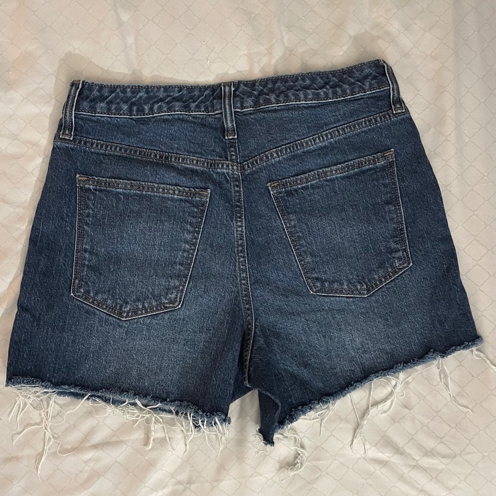 Universal Thread- Women's High Rise Vintage Midi Jean Shorts- Size 6/28R - Picture 2 of 9